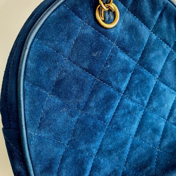 CHANEL Blue Bag - Picture 6 of 16